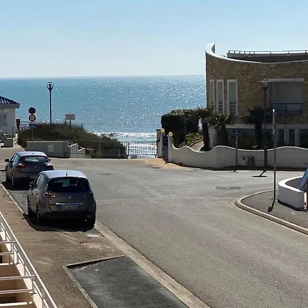 Avec Parking, Vue Partielle - 4 Pers. - Fr-1-336-167